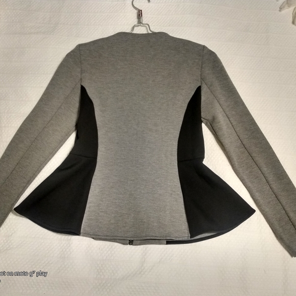 Top Shop full front zipper top - Picture 2 of 3